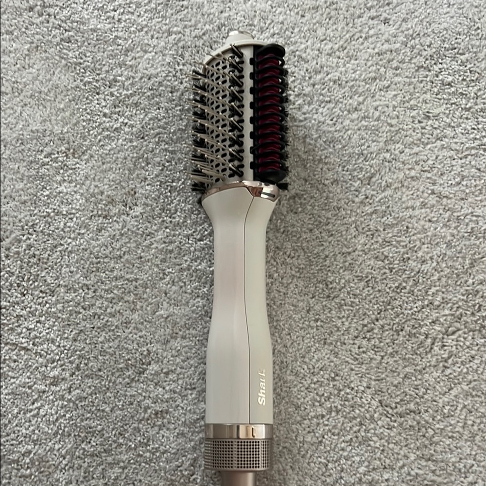 Shark heated Styling Brush and straightener in one